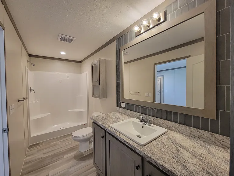 207 Devonshire — Photo 4
