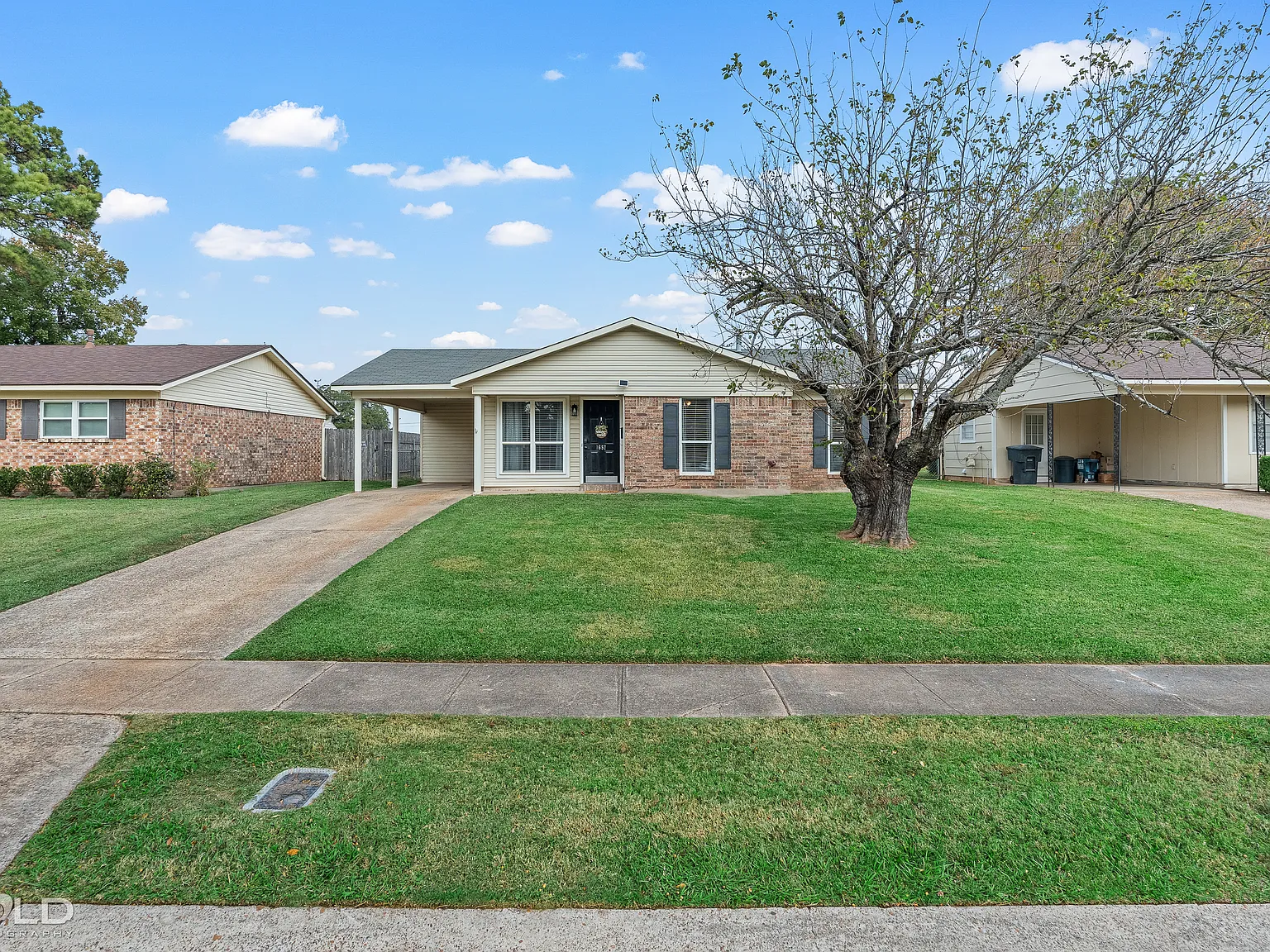 Holiday Pl, Bossier City — Photo 1