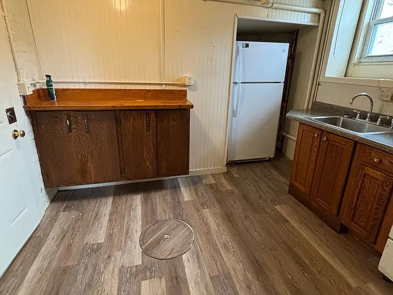 120 W 3rd St #8 — Photo 6