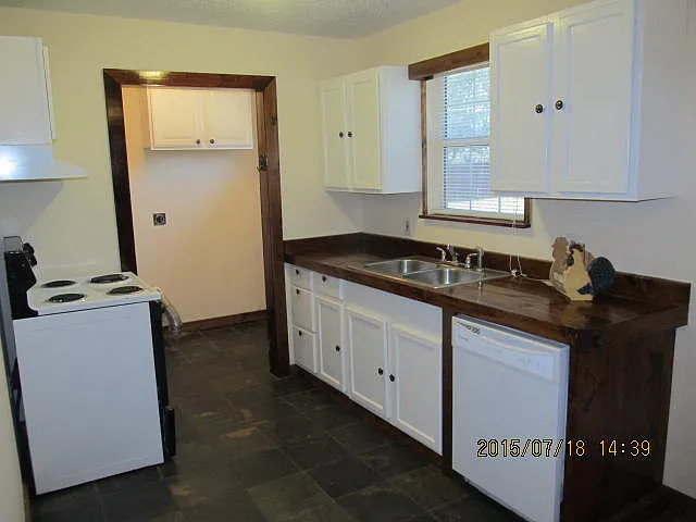 605 Jackson St — Photo 4