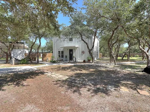 1324 N Verne St, Rockport, TX 78382