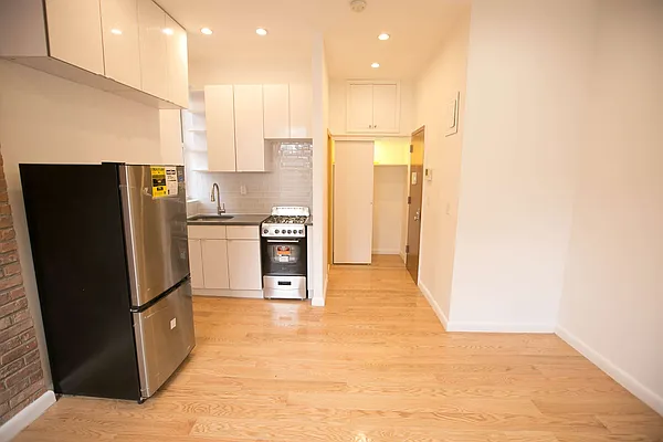 Rented by Orchard Plaza, LLC | media 15