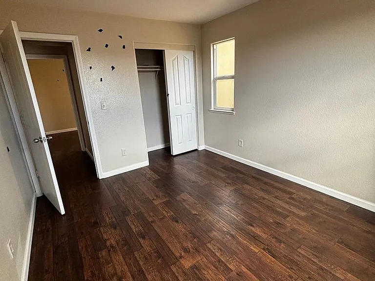 866 Papaya St — Photo 15