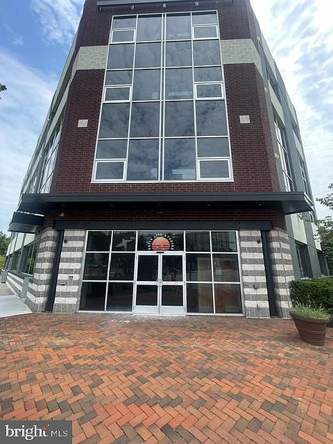 1st image of 99 Bridge St #206