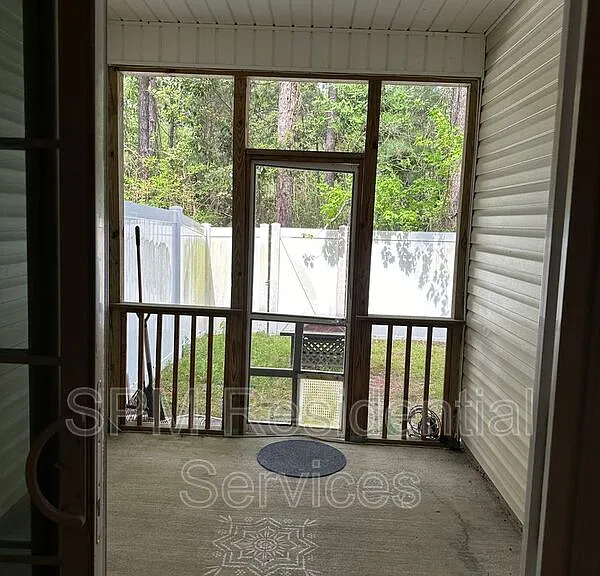 317 Cedar Island Trl — Photo 4