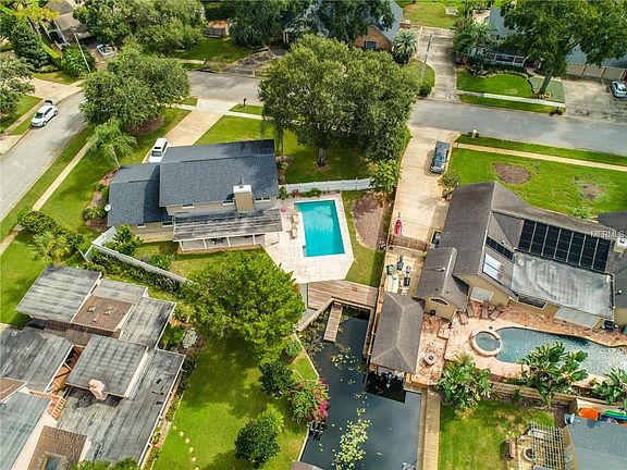 5th image of 303 Brantley Harbor Dr