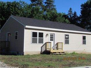 19 Martin St, Mechanic Falls, ME 04256