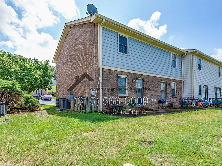 717 Fox Ridge Dr — Photo 5