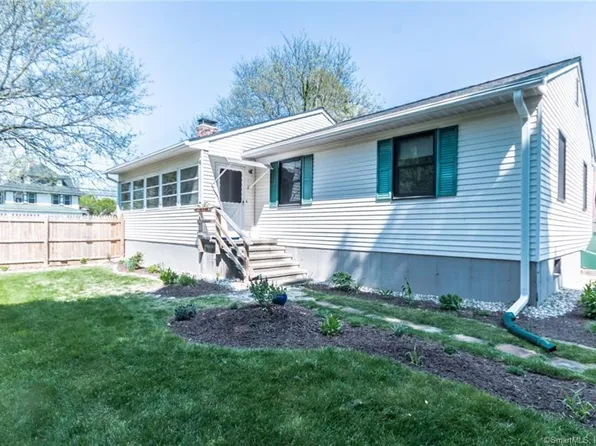 1890 Poquonock Avenue, Windsor, CT 06095