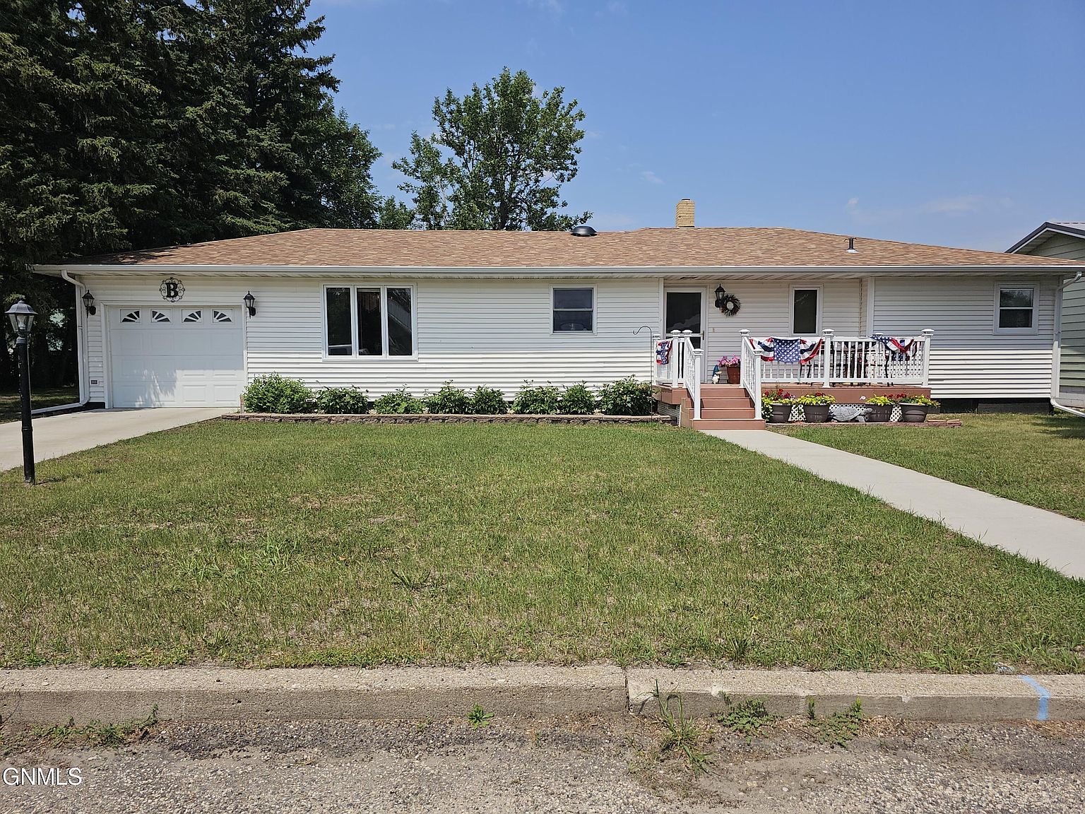 818 6th Ave, Edgeley, ND 58433 Zillow