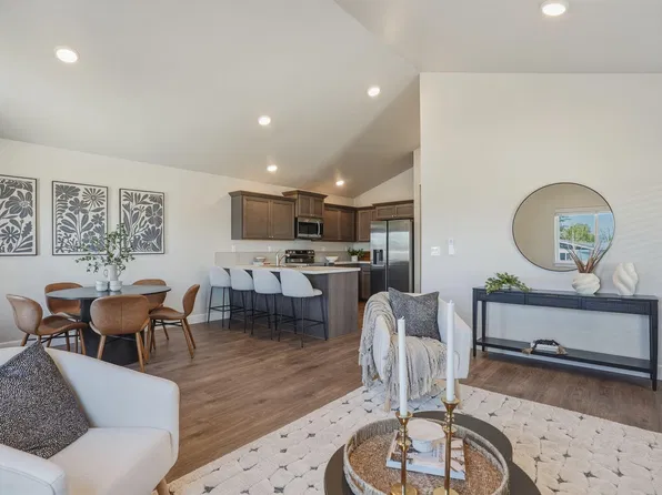 3996 SW Obsidian Pl #138, Redmond, OR 97756