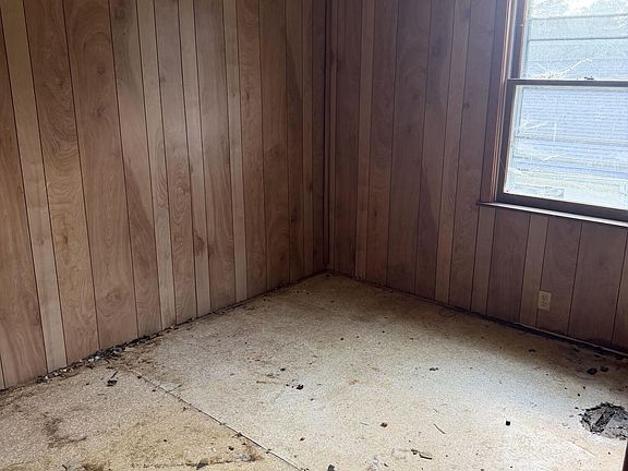 4th image of 277 Jefferson Ave