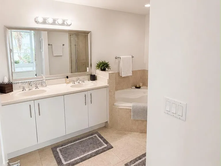 7918 Harbor Island Dr #310 — Photo 15