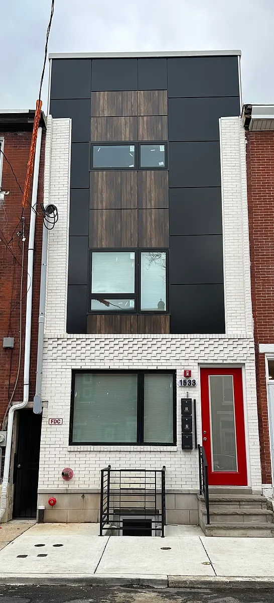 Building Photo - 1533 N Lawrence St #1