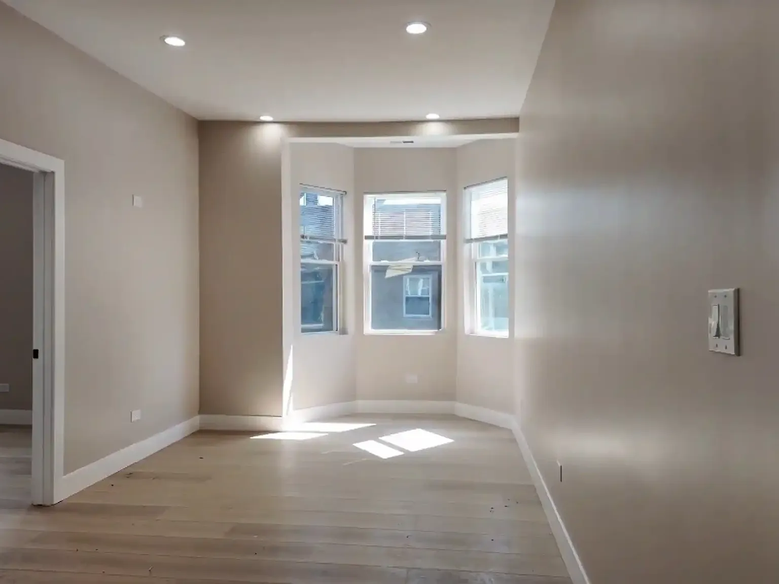 2 bed, 1100 sqft, $2,600 — Photo 2