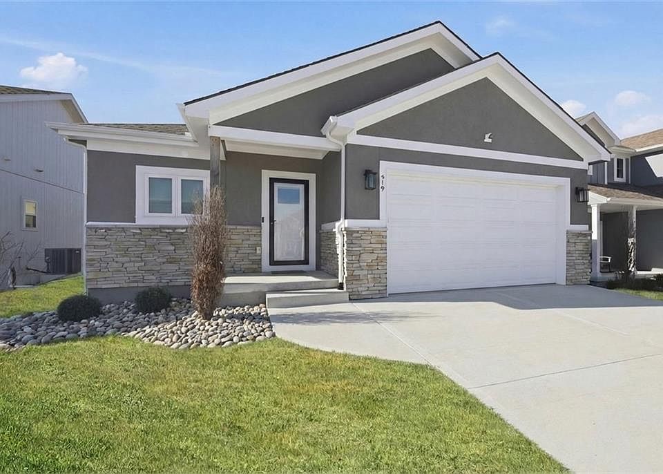 519 NW 110th St, Kansas City, MO 64155 | Zillow