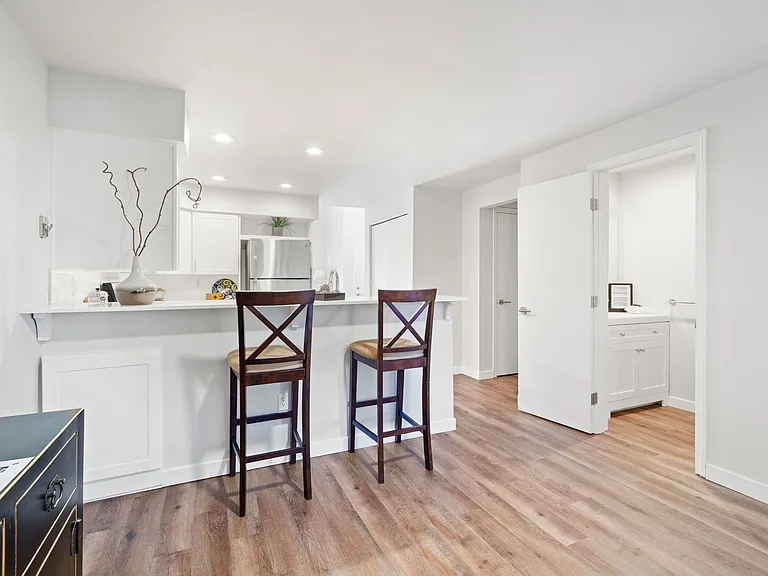 Water's Edge Townhomes — Photo 16