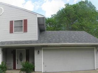 138 Meadowfield Ct, Elyria, OH 44035