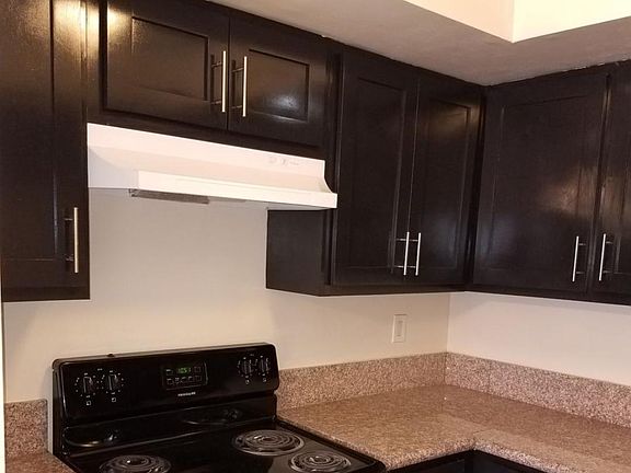 3rd image of 216 N Wilcox Ave #2