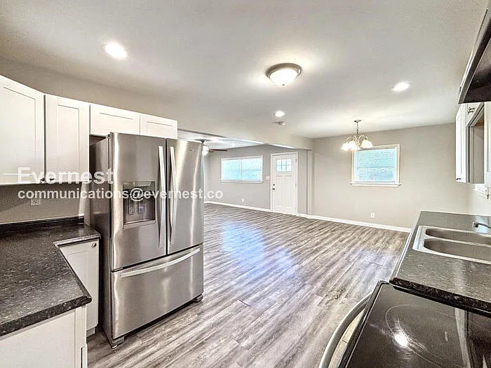 1814 Portland St — Photo 3