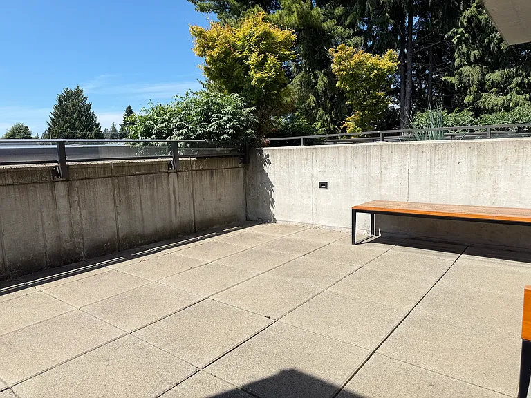 Cambie St — Photo 17