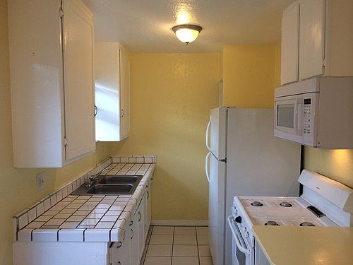 3rd image of 1346 1/2 W 94th St