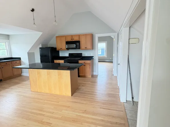 26 Mason St APT 3, Beverly, MA 01915