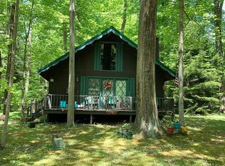 2742 Rockwell Dr, Linesville, PA 16424