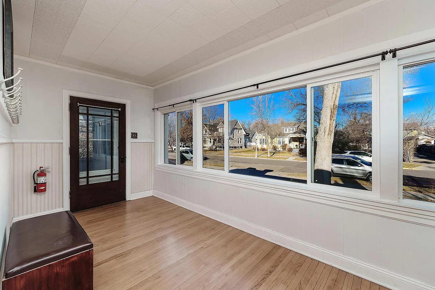 32 Clark Ave — Photo 2