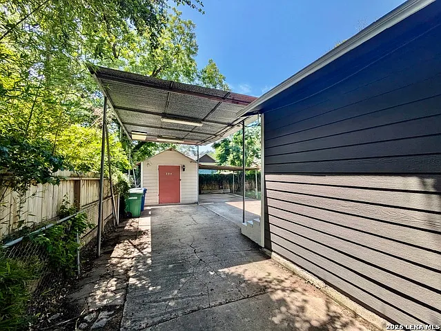 304 E Mistletoe Ave — Photo 15