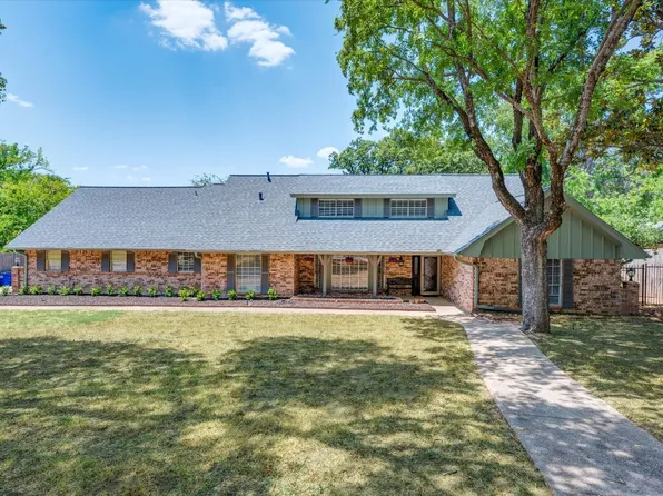 5609 Oak Top Dr, Colleyville, TX 76034