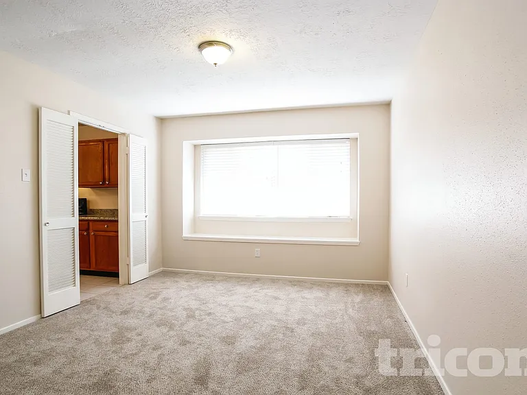 3206 Sedgeborough Dr — Photo 4