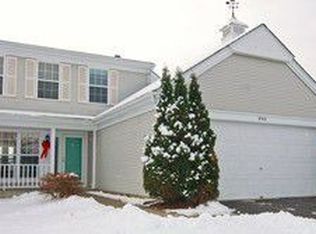 993 Bugle Ln, Round Lake Beach, IL 60073