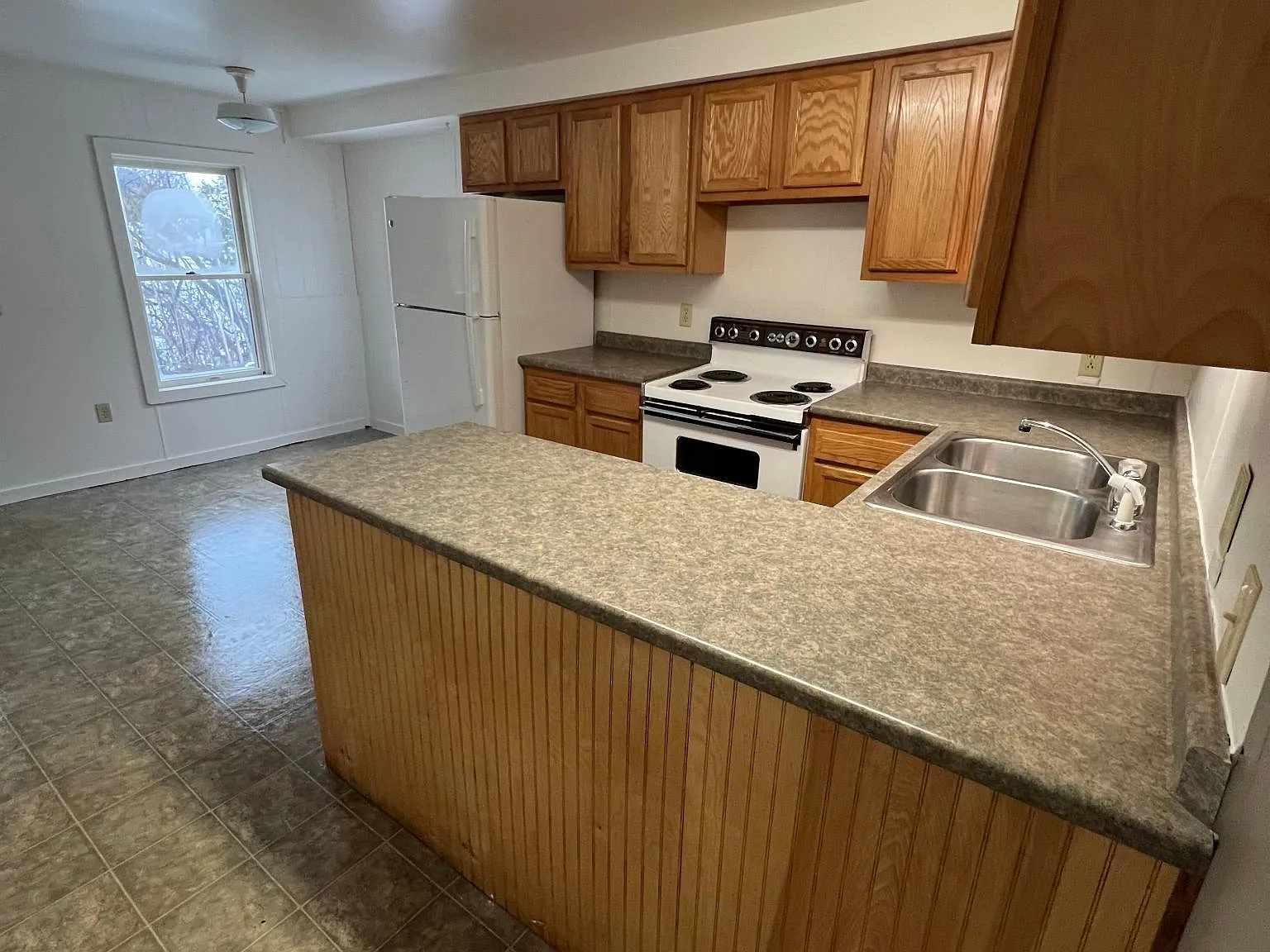 3 bed, $1,250 — Photo 4