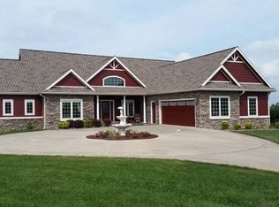 1789 Maple Ct, Winterset, IA 50273