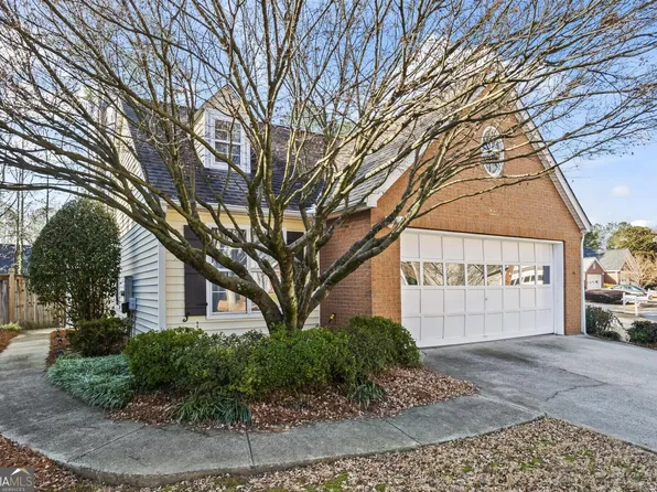 261 Dennis Dr, Alpharetta, GA 30009