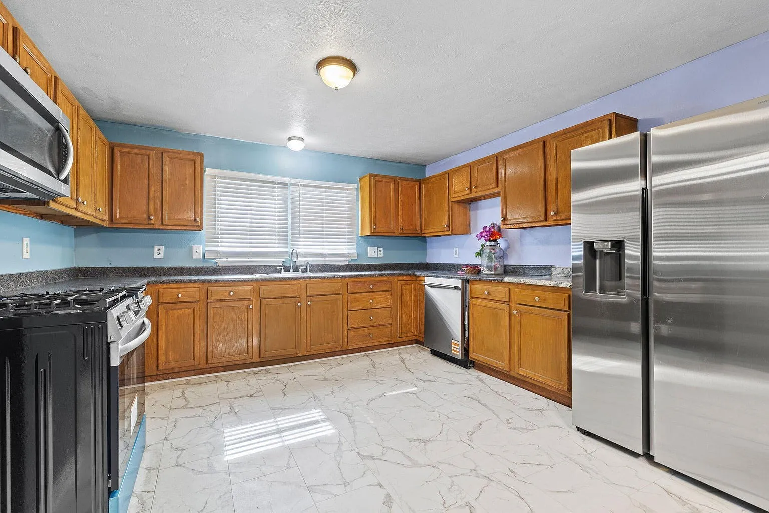 3 bed, 1182 sqft, $1,100 — Photo 3