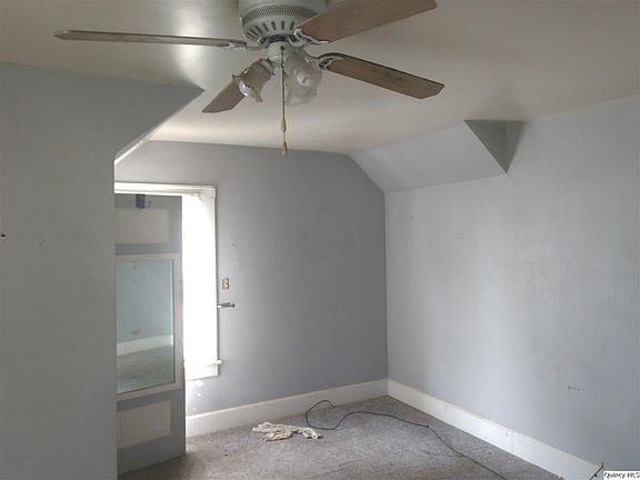 4th image of 123 S High St