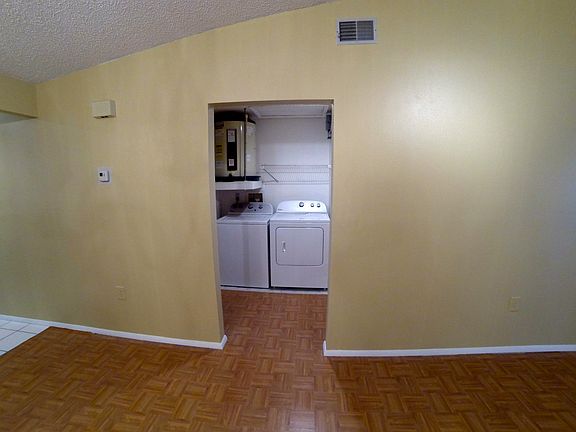 Washer/dryer in unit!