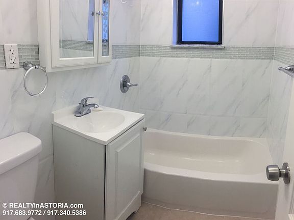 5th image of 2147 27th St APT A2