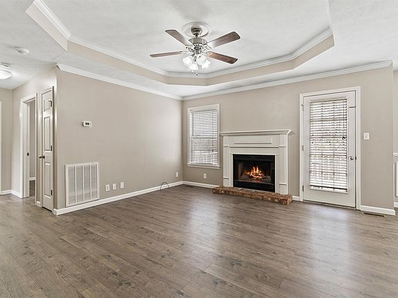 3rd image of 574 Somerset Ln