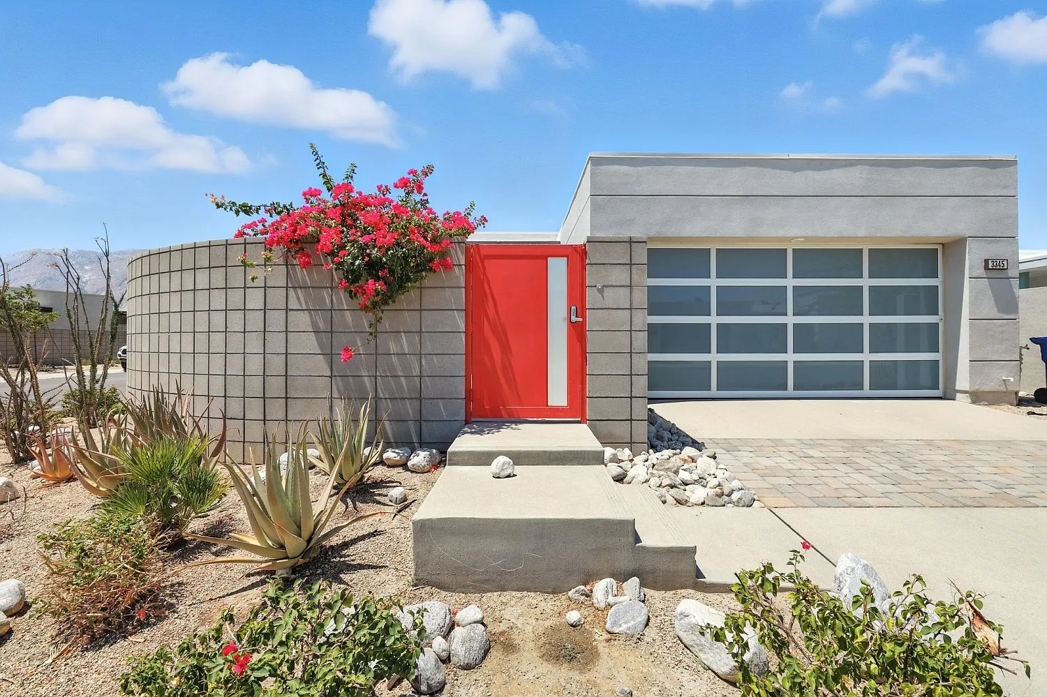 3 bed, 2100 sqft, $5,200 — Photo 1