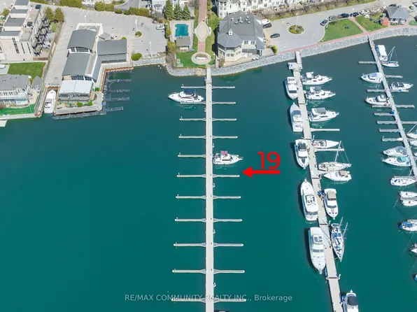 1295 Wharf St #19, Pickering, ON L1W 1A2