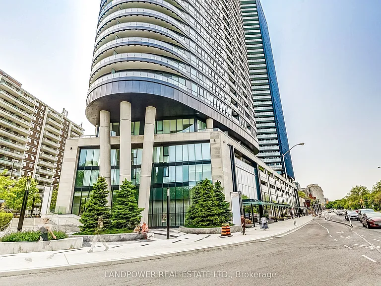 585 Bloor St E #415 — Photo 1