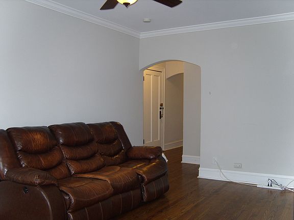 5th image of 408 S Lombard Ave APT 1