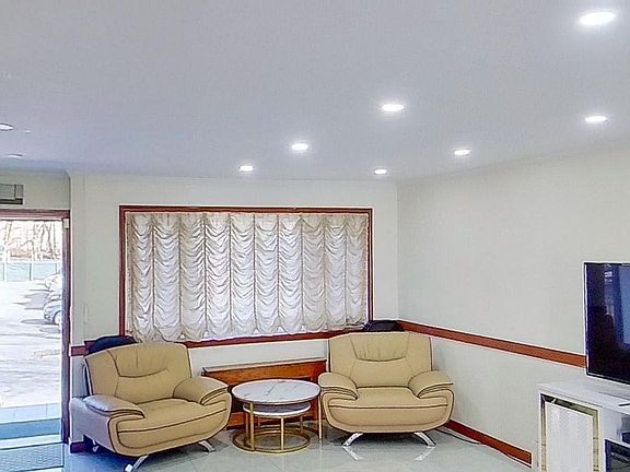 2nd image of 6552 Alderton St