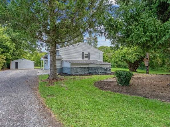348 Gere Lock Rd, Syracuse, NY 13209