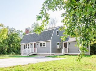 1 Hathaway Ln, Pepperell, MA 01463