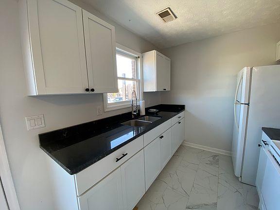 4th image of 183 S Killarney Ln APT 2