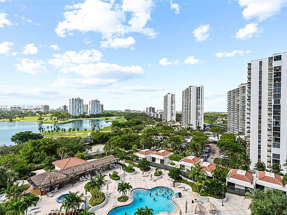 5th image of 20281 E Country Club Dr APT 909